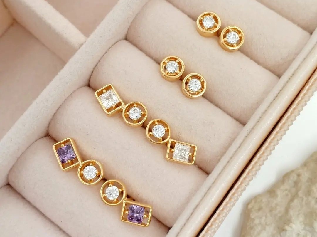 10 Model Anting Simpel Elegan untuk Tampilan Sehari-hari