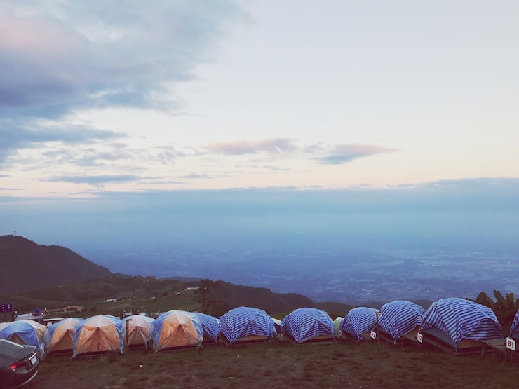 Keindahan Alam: Catatan Camping di Puncak Bukit