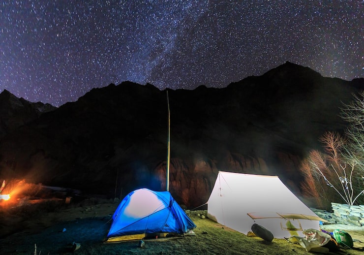 Bintang di Langit: Pengalaman Camping yang Mengagumkan dari Ketinggian