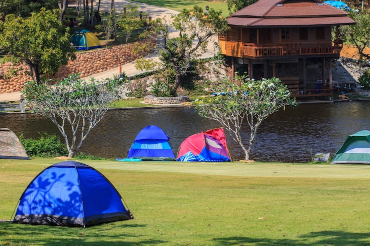 Camping Asyik di Bandung: Jelajahi Tempat dengan Keseruan Tambahan