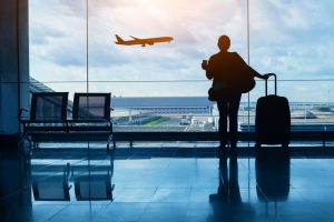 cara membedakan travel resmi dan ilegal