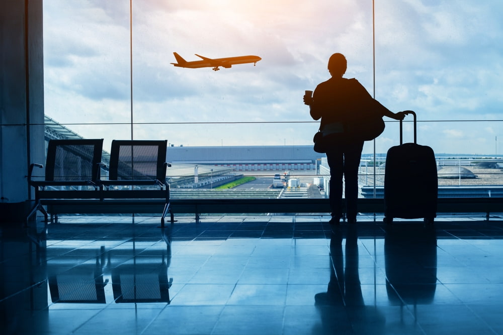 cara membedakan travel resmi dan ilegal