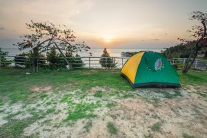 https://hilltopcamplembang.com/tempat-camping-di-lembang-bandung-murah/